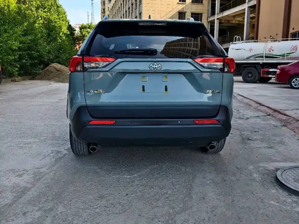 Toyota RAV4 2023 из CN, фото 5