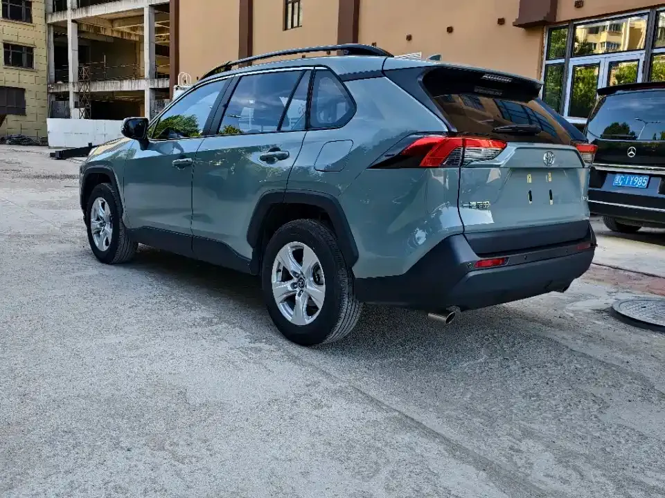 Toyota RAV4 2023 из CN, фото 6