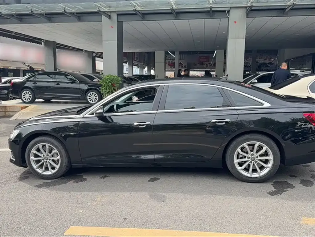 Audi A6L 2021 из CN, фото 5