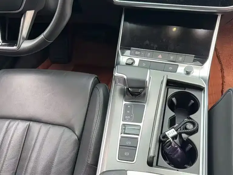 Audi A6L 2021 из CN, фото 6