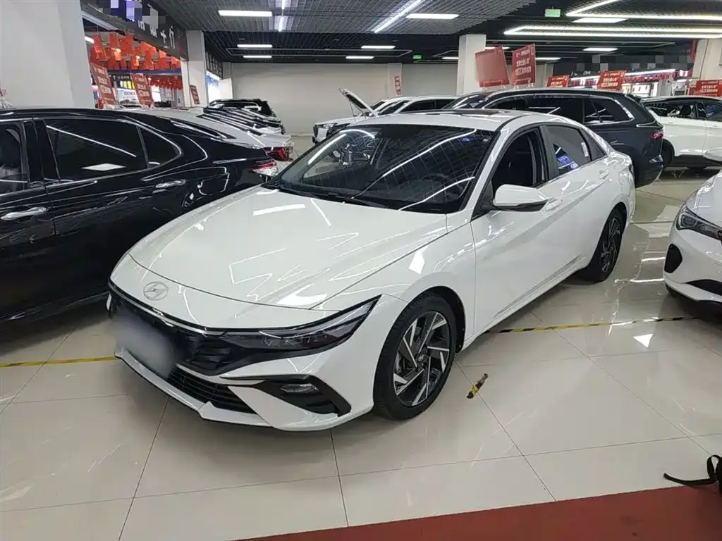 Hyundai Elantra 2023 из CN, фото 2