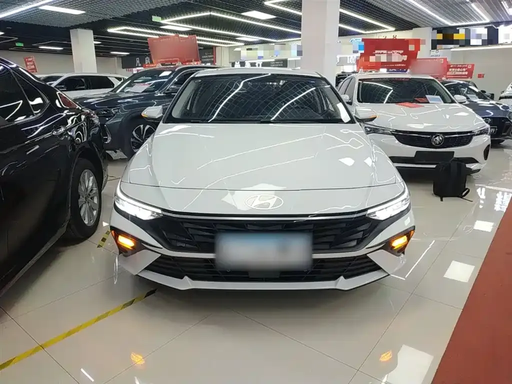 Hyundai Elantra 2023 из CN, фото 3