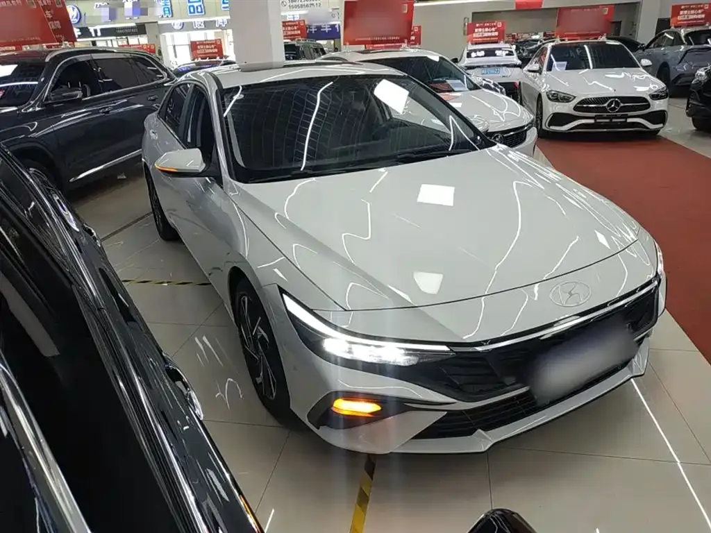 Hyundai Elantra 2023 из CN, фото 4