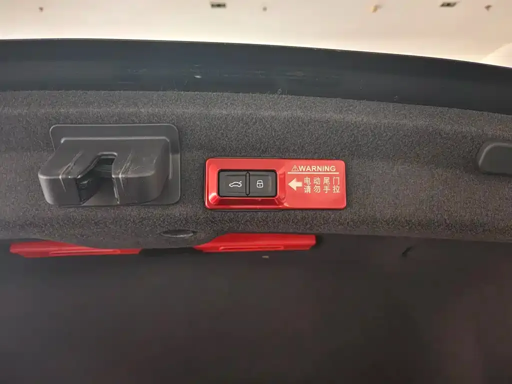 Audi A6L 2023 из CN, фото 10