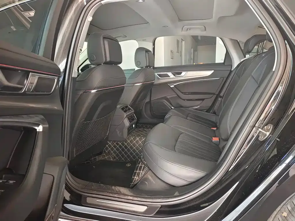 Audi A6L 2023 из CN, фото 8