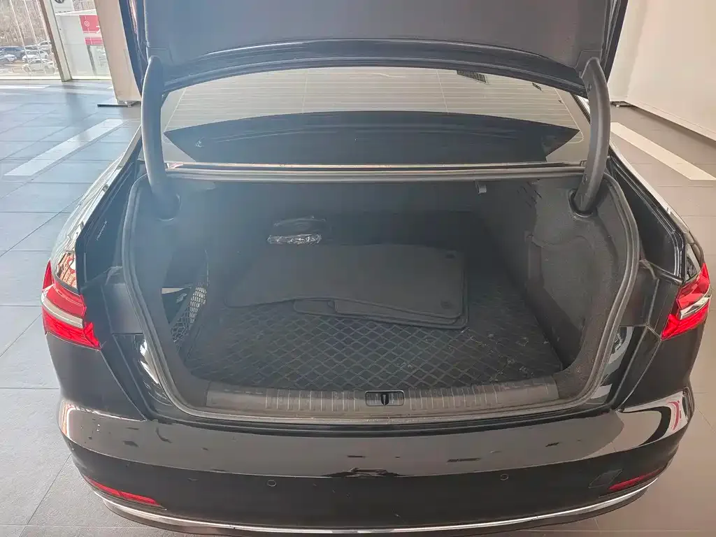 Audi A6L 2023 из CN, фото 9
