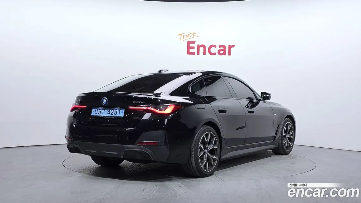 BMW i4 2024 из KR, фото 2