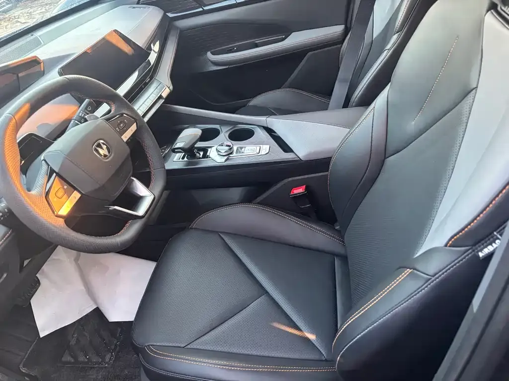 Changan UNI-V 2023 из CN, фото 4