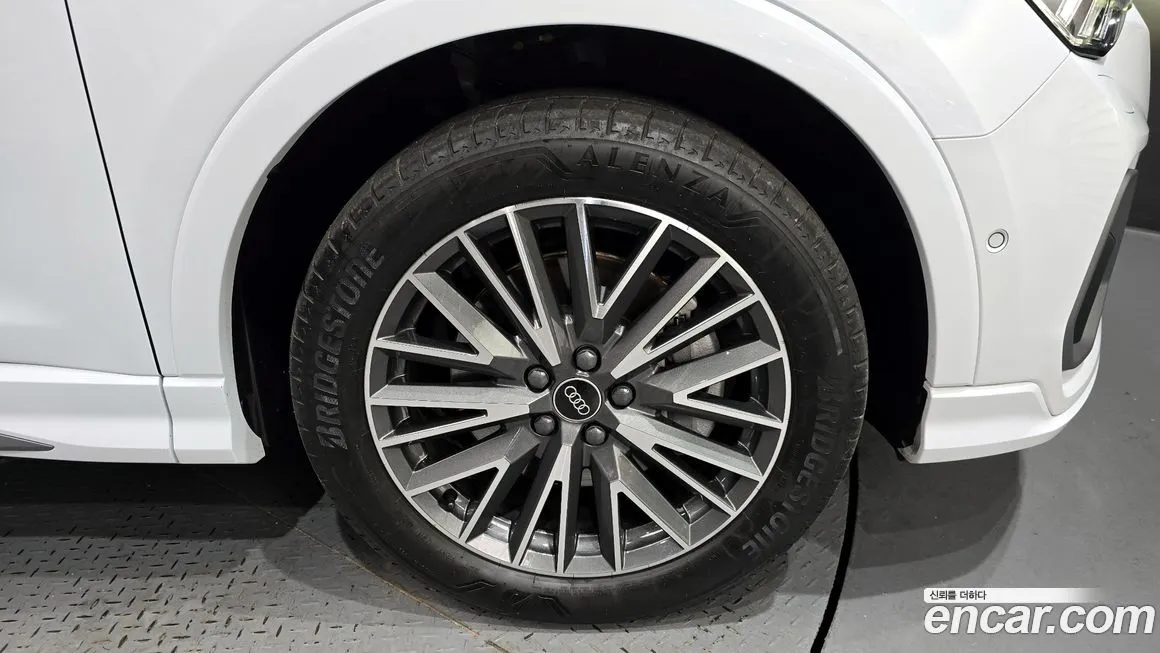 Audi Q3 2023 из KR, фото 5