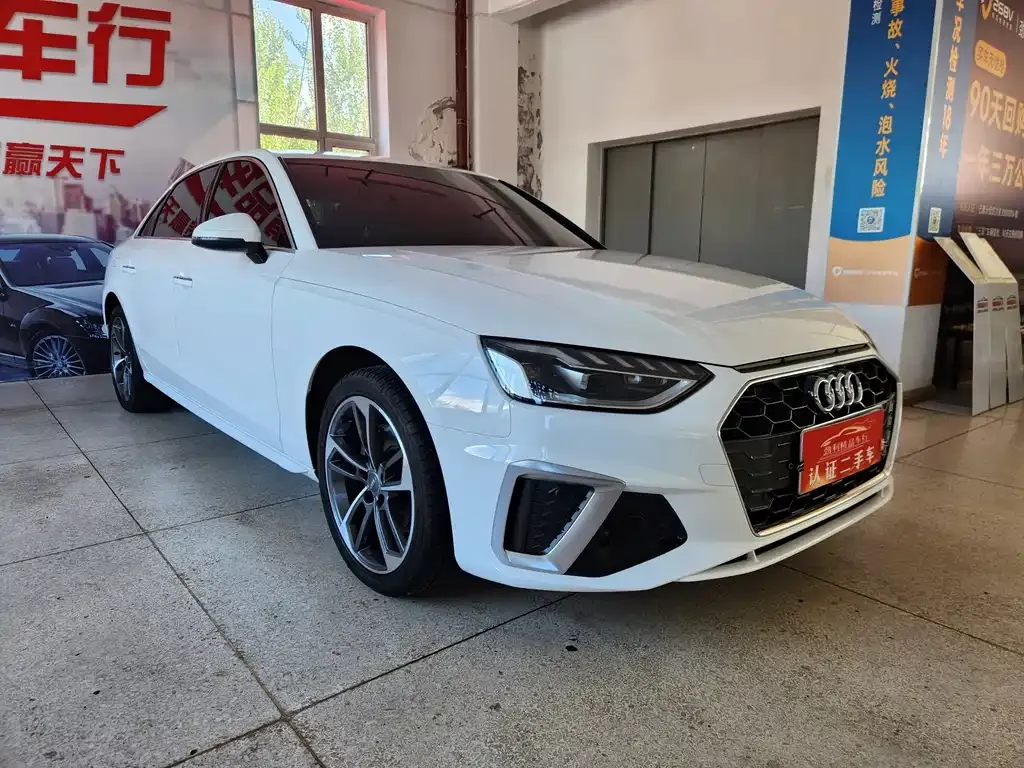 Audi A4L 2022 из CN, фото 2