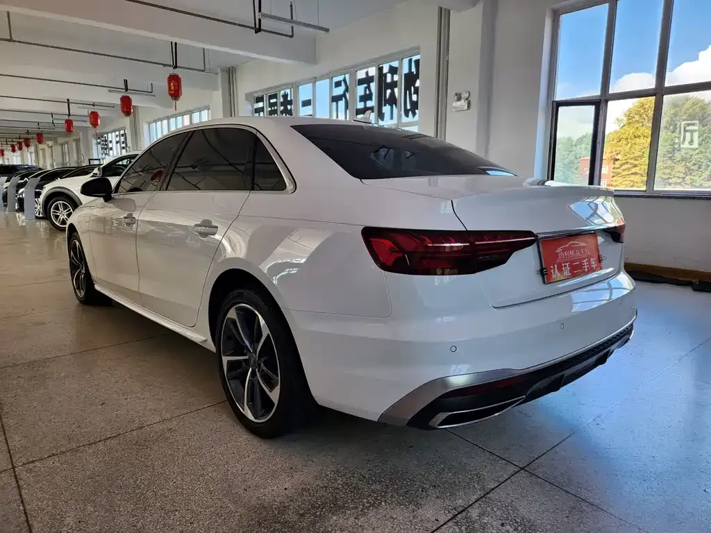 Audi A4L 2022 из CN, фото 4