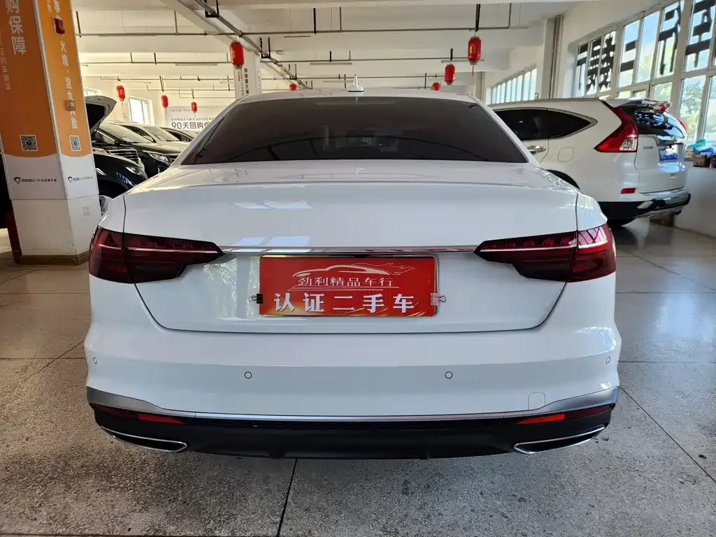 Audi A4L 2022 из CN, фото 5