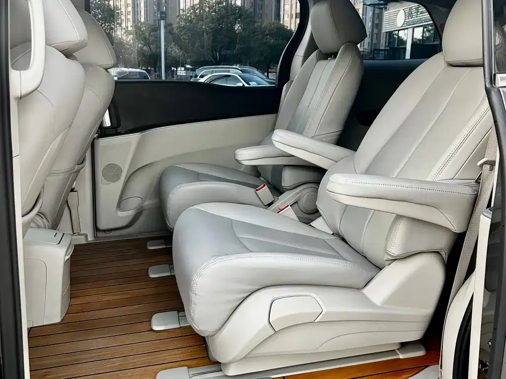 Buick GL8 2023 из CN, фото 8