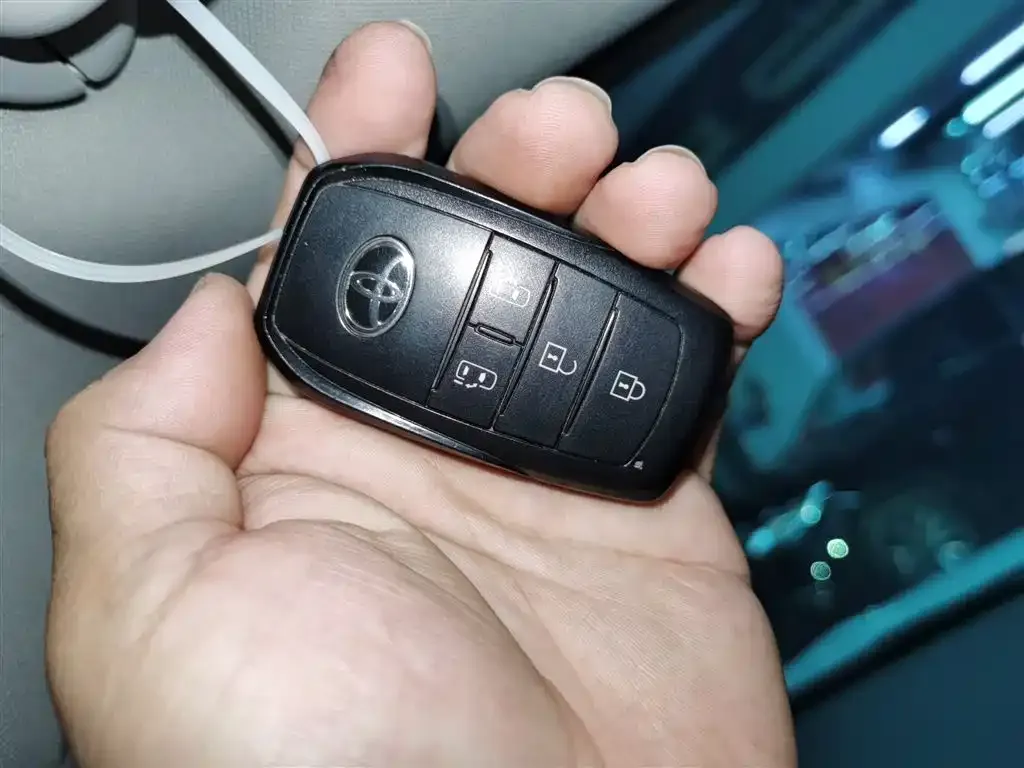 Toyota Granvia 2024 из CN, фото 9