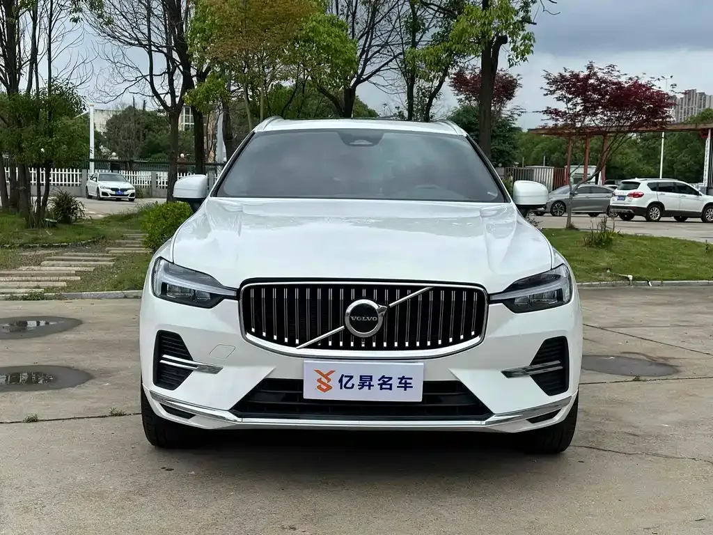Volvo XC60 2023 из CN, фото 2