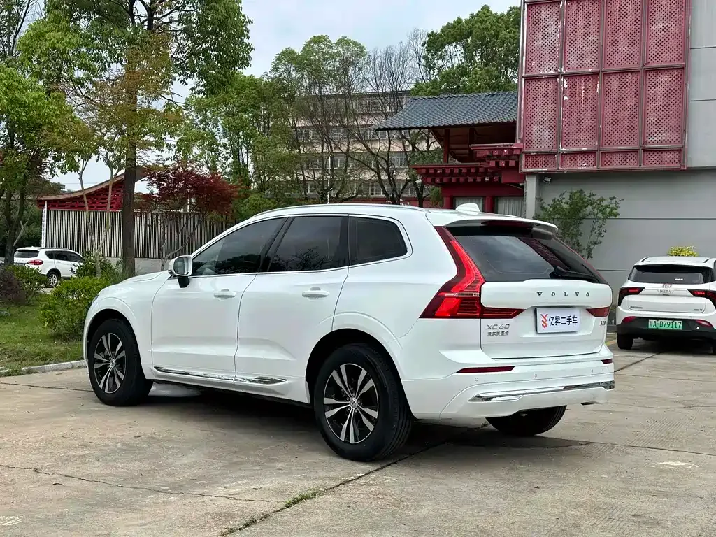 Volvo XC60 2023 из CN, фото 4