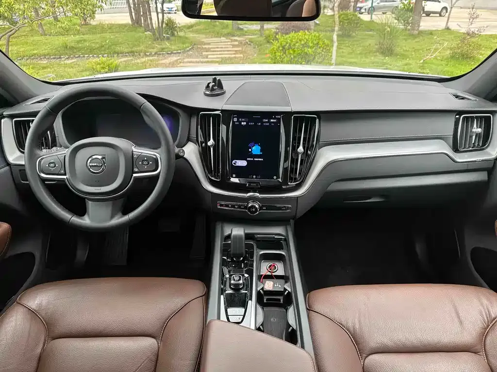 Volvo XC60 2023 из CN, фото 9