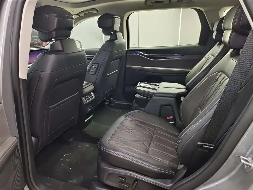 Ford Edge 2025 из CN, фото 3