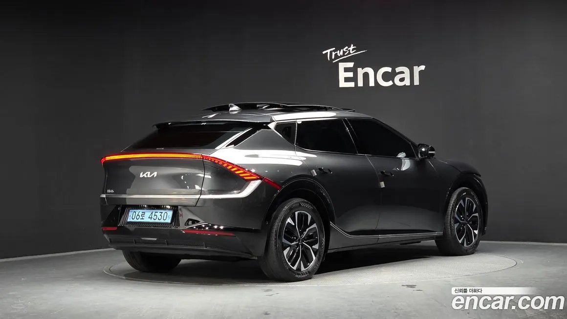 Kia EV6 2023 из KR, фото 2