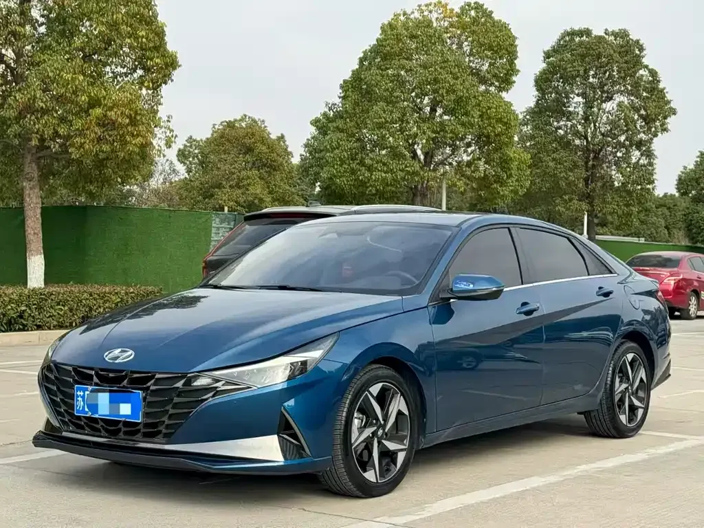 Hyundai Elantra 2023 из CN, фото 1