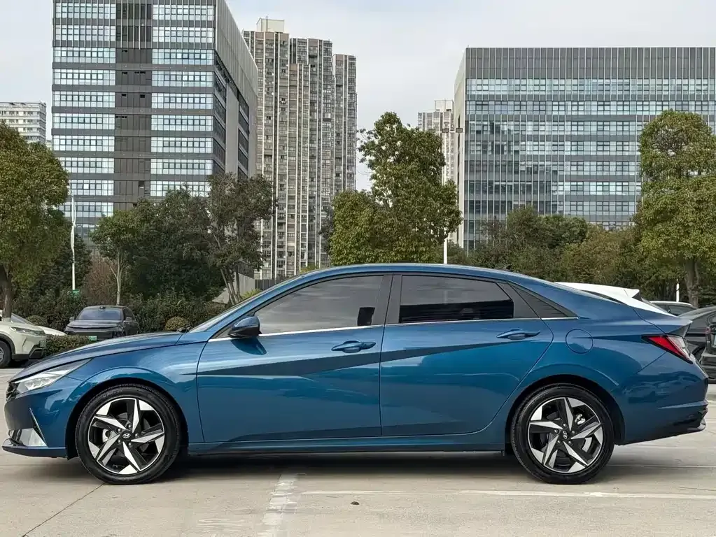 Hyundai Elantra 2023 из CN, фото 3