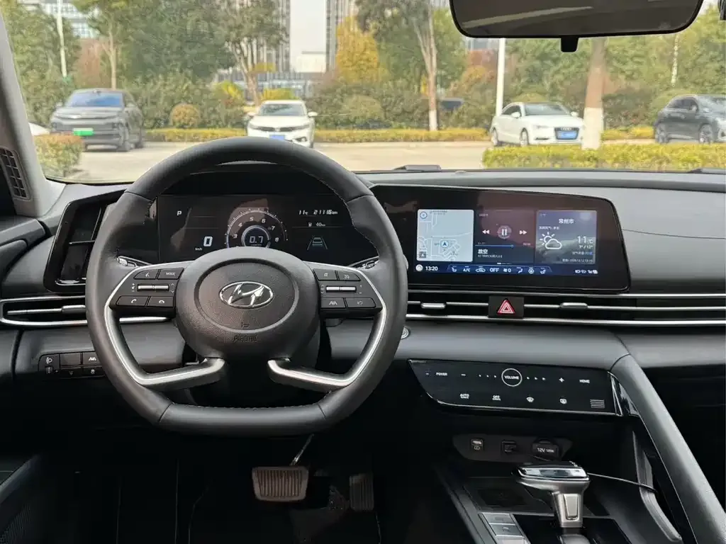 Hyundai Elantra 2023 из CN, фото 5