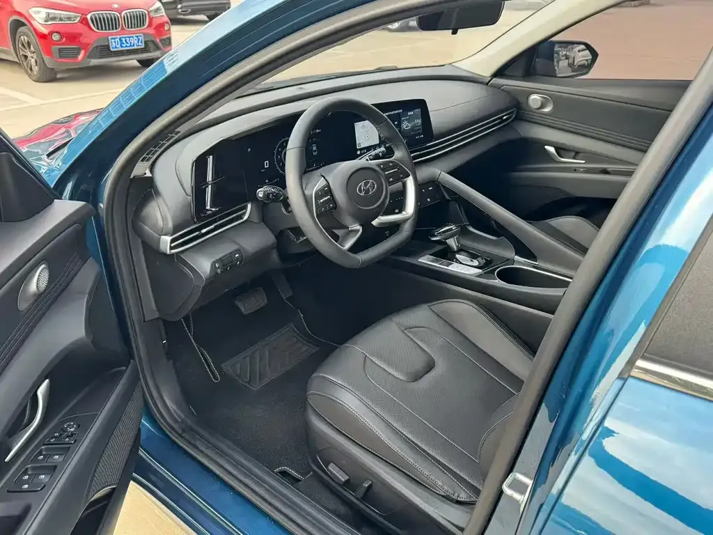 Hyundai Elantra 2023 из CN, фото 6