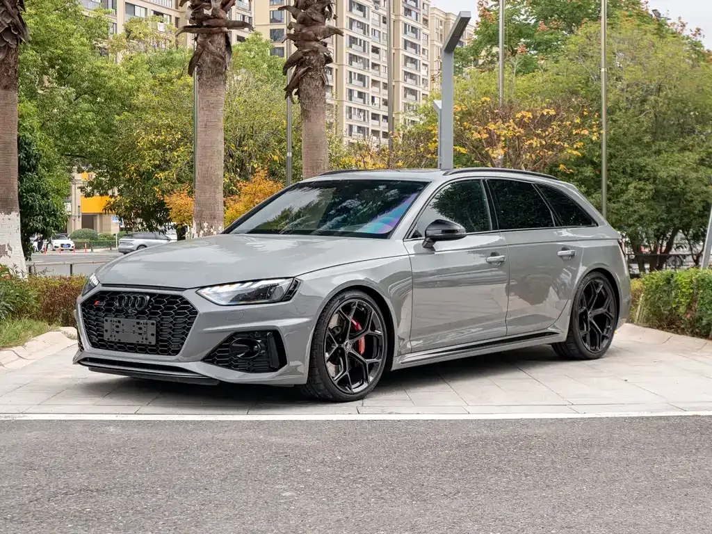 Audi RS 4 2024 из CN, фото 1