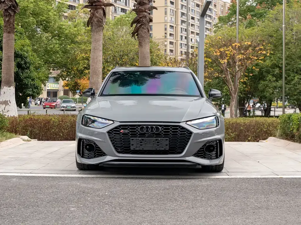 Audi RS 4 2024 из CN, фото 2