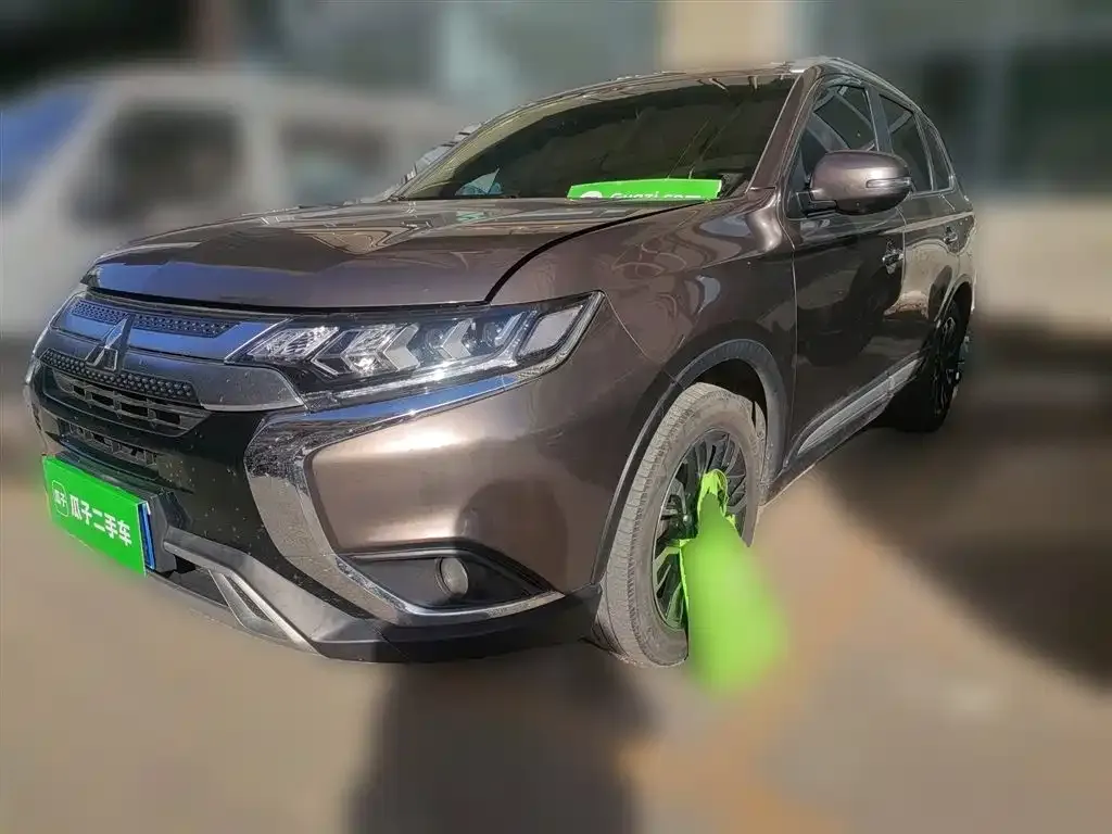 Mitsubishi Outlander 2021 из CN, фото 1