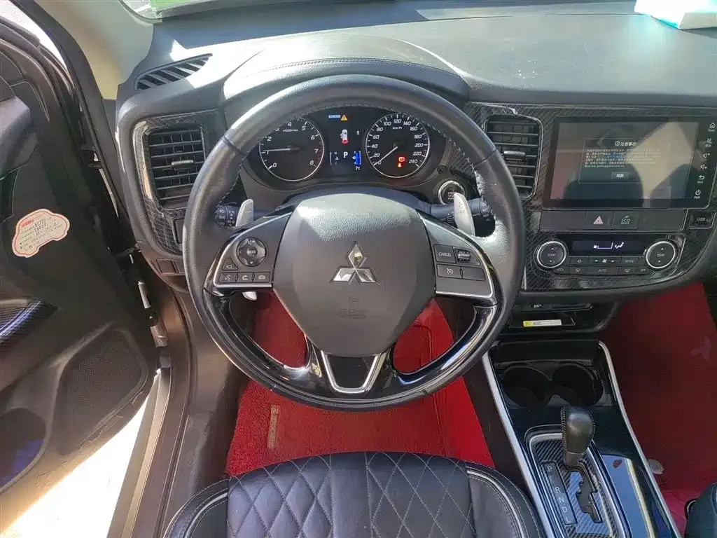 Mitsubishi Outlander 2021 из CN, фото 3