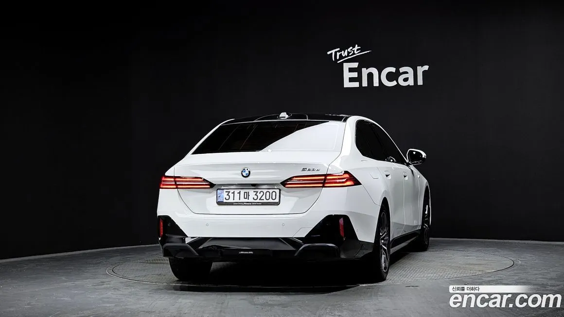 BMW 5-Series 2025 из KR, фото 4