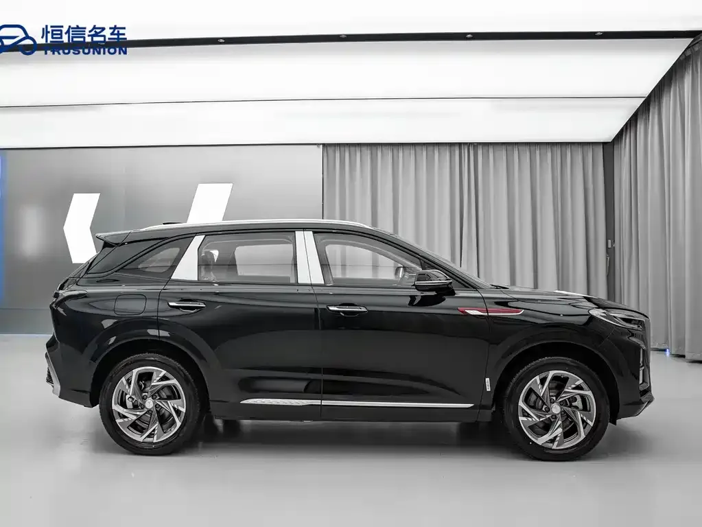 Hongqi HS3 PHEV — фото 4