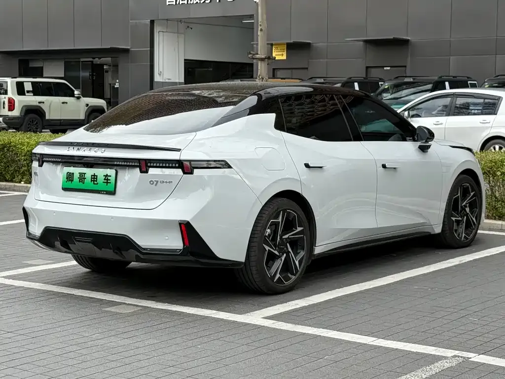 Lynk & Co 07 EM-P 2024 из CN, фото 4