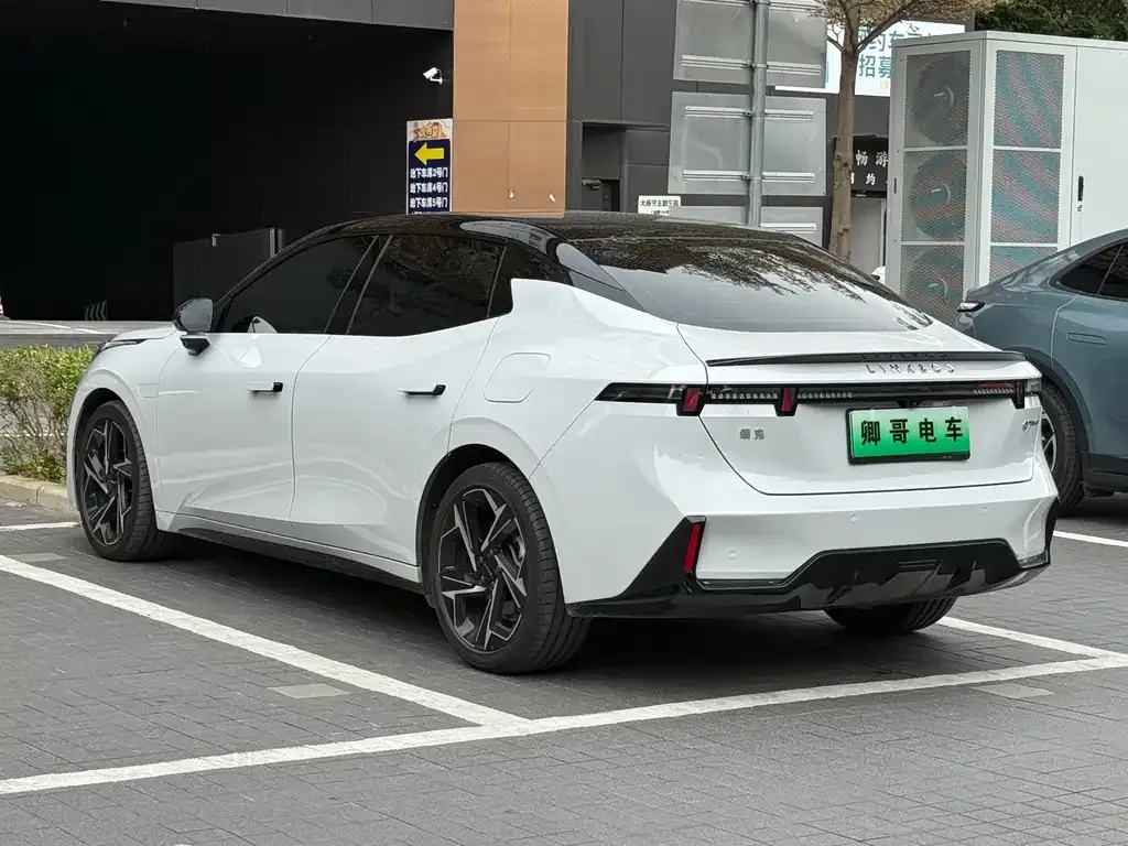 Lynk & Co 07 EM-P 2024 из CN, фото 6
