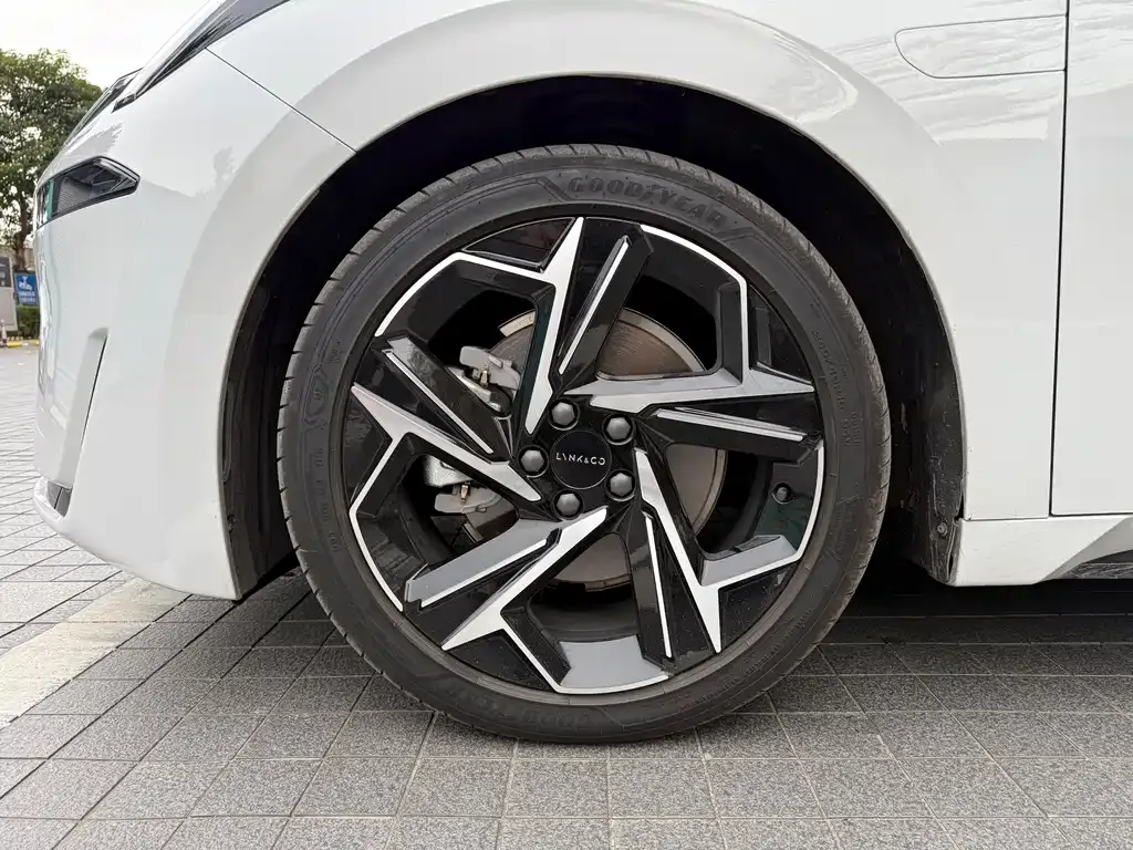 Lynk & Co 07 EM-P 2024 из CN, фото 9