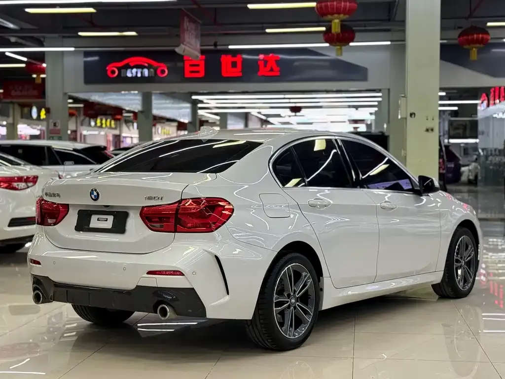 BMW 1 Series 2021 из CN, фото 2
