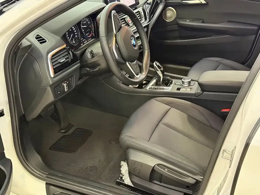 BMW 1 Series 2021 из CN, фото 4