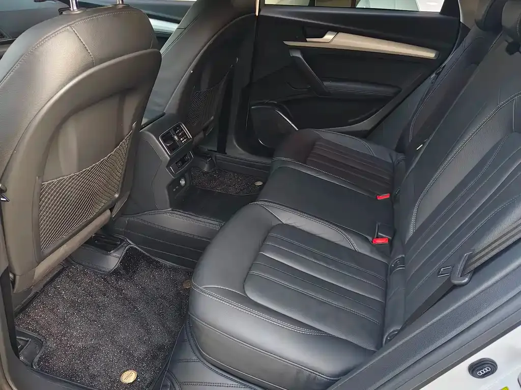 Audi Q5L 2021 из CN, фото 6