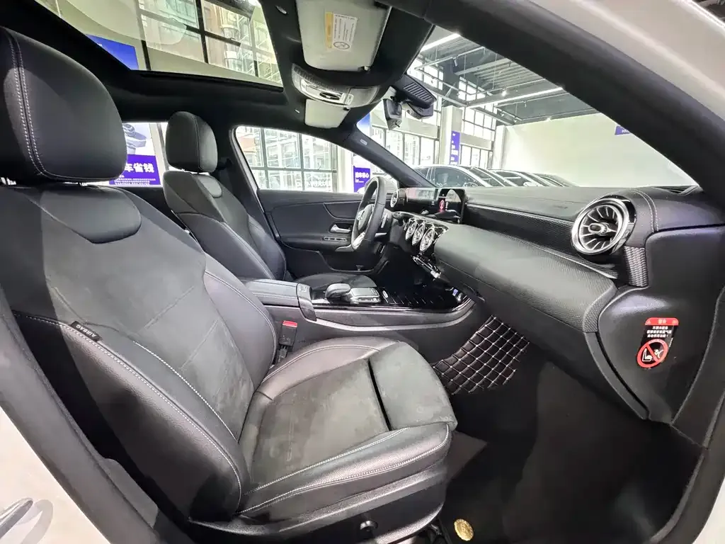 Mercedes-Benz A-Class 2023 из CN, фото 4