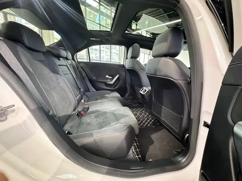 Mercedes-Benz A-Class 2023 из CN, фото 6