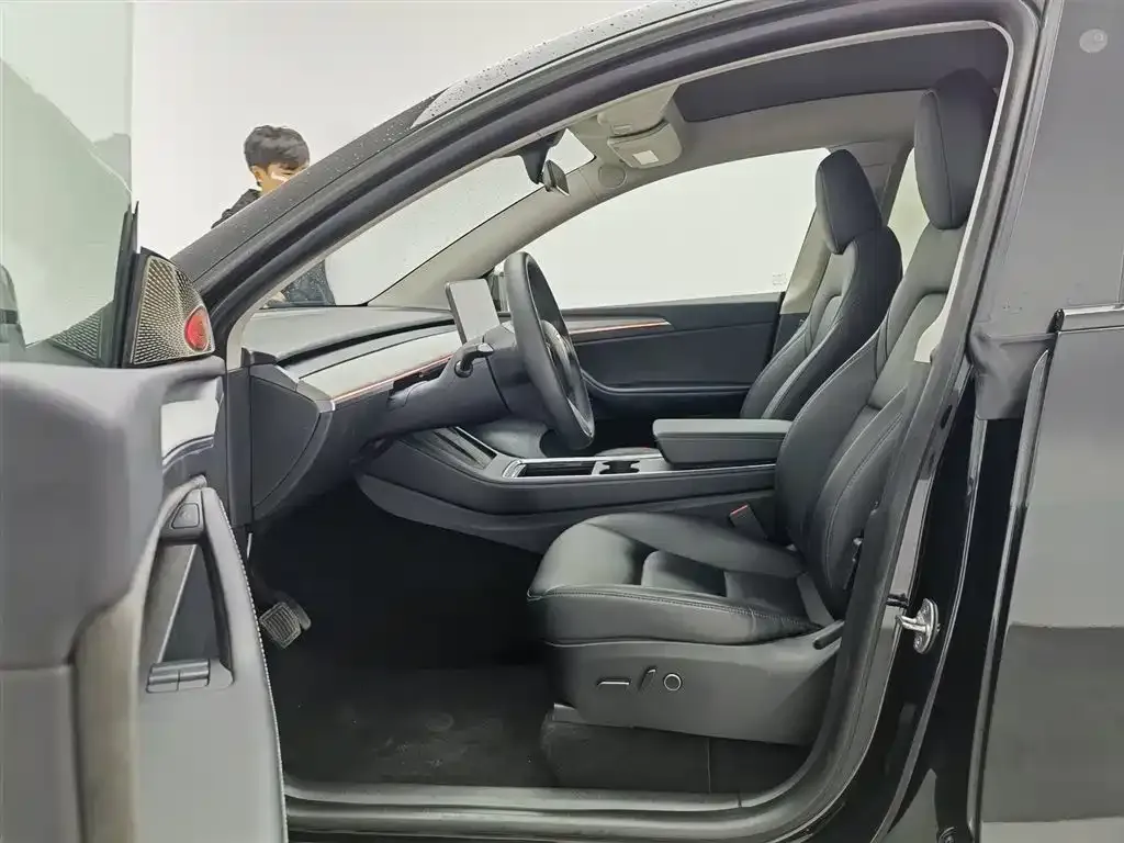 Tesla Model Y 2024 из CN, фото 10