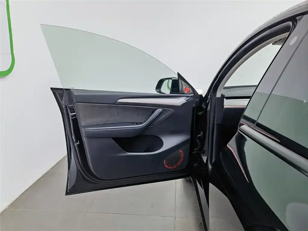 Tesla Model Y 2024 из CN, фото 8