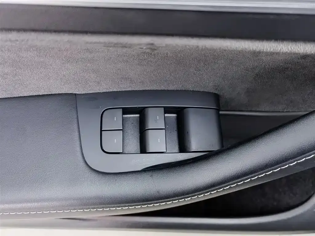 Tesla Model Y 2024 из CN, фото 9