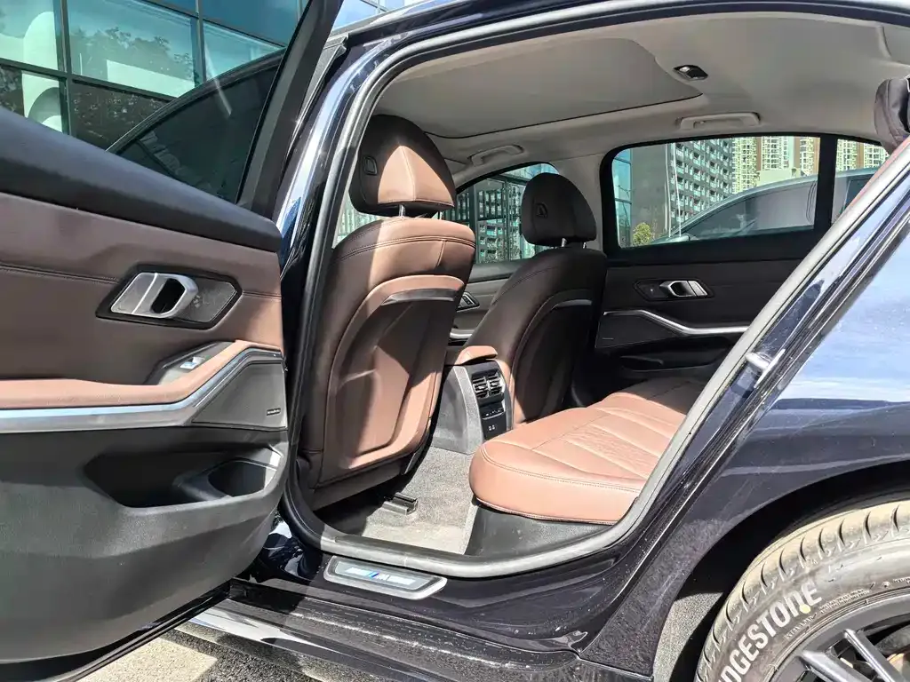 BMW 3 Series 2024 из CN, фото 5