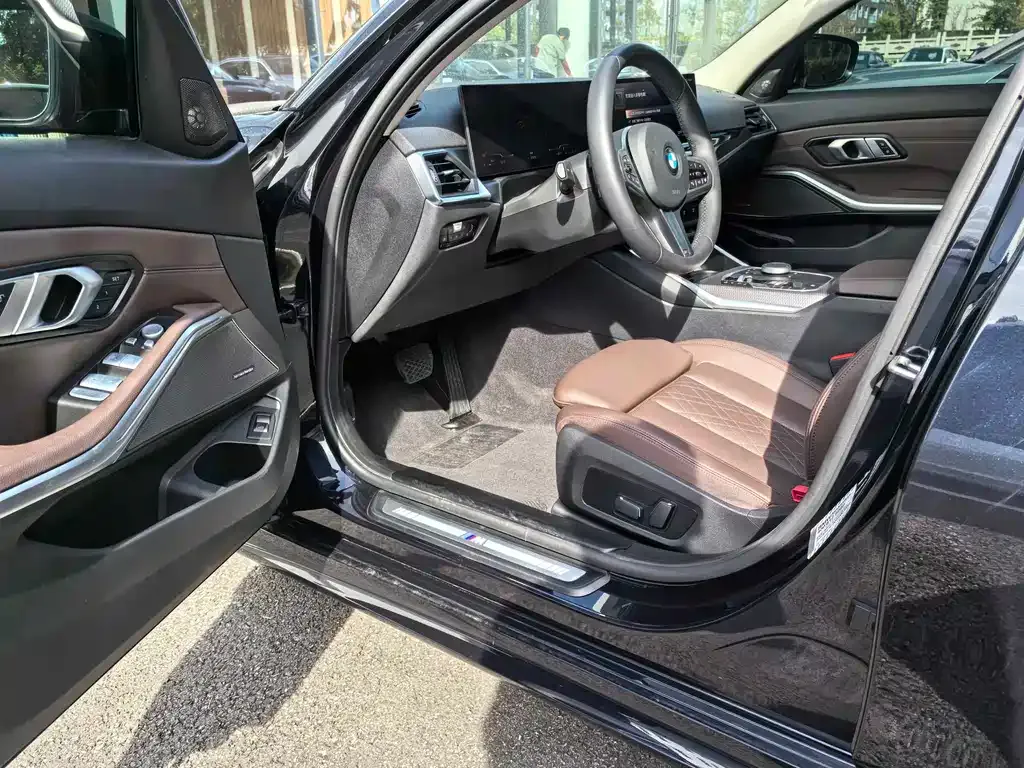 BMW 3 Series 2024 из CN, фото 7