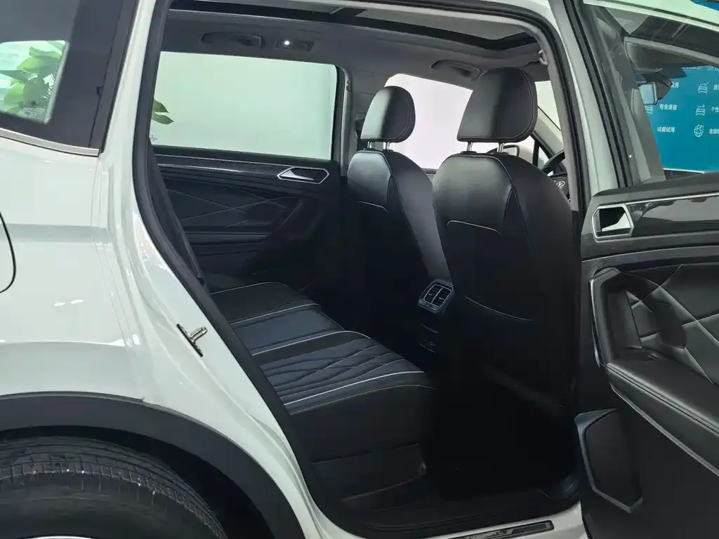 Volkswagen Tiguan L 2024 из CN, фото 10