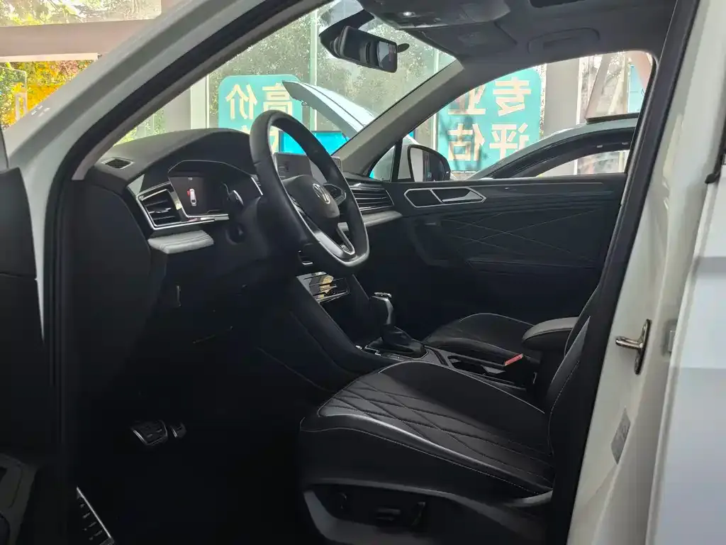 Volkswagen Tiguan L 2024 из CN, фото 3