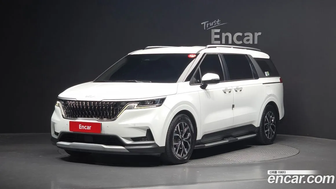 Kia Carnival — фото 1