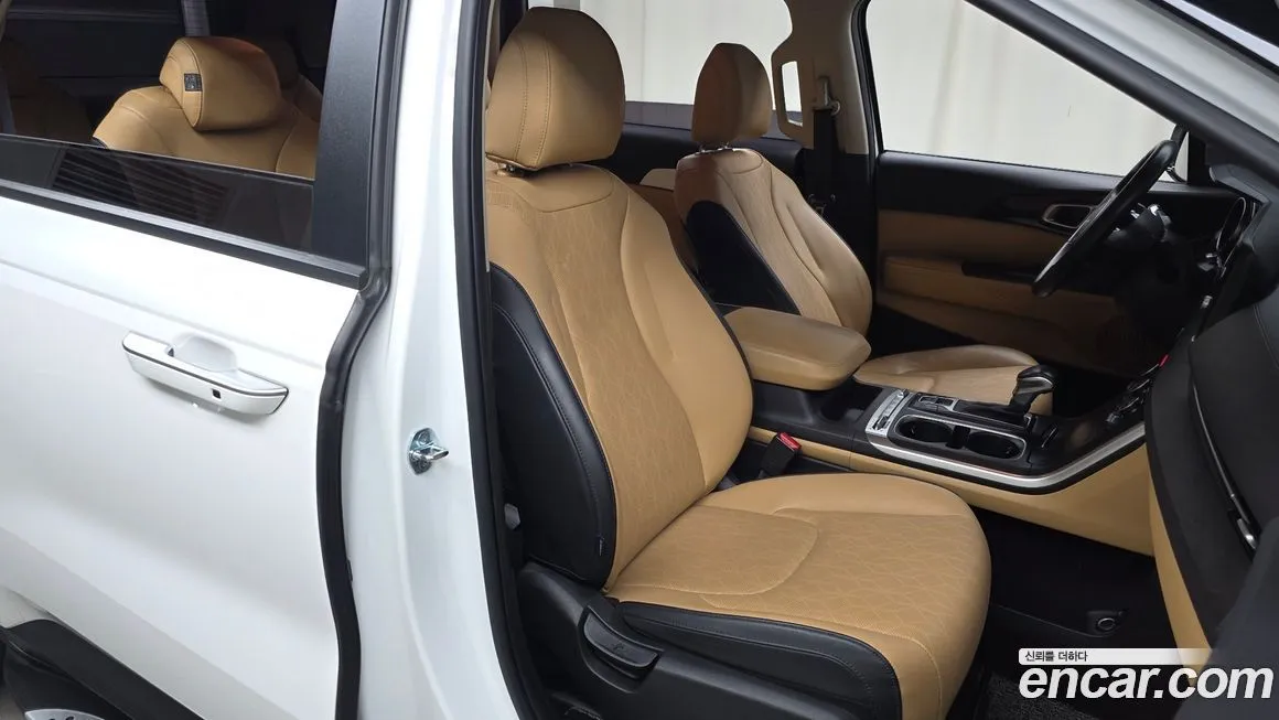 Kia Carnival — фото 10